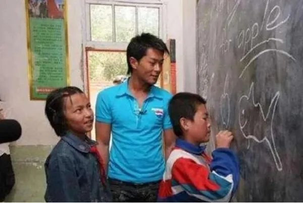 卓伟爆料古天乐捐学校内幕，网友此次会站谁？