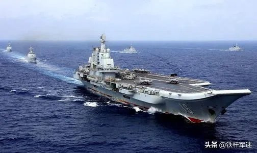 山东舰最新海上训练，看到歼-15上舰，还有多久形成战斗力？