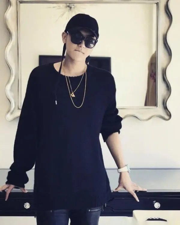 黄子韬在父亲去世后的首次现身，是什么样的状态呢？