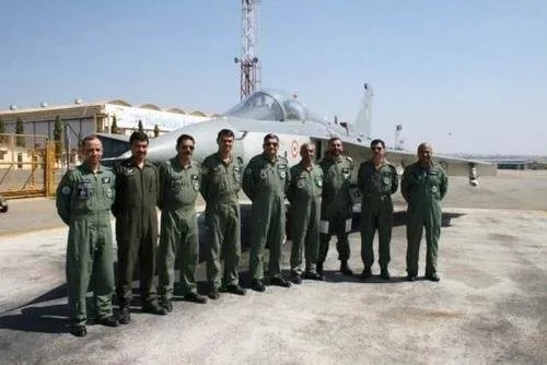 印度购买的阵风战斗机为什么价格这么贵？因为印度三心二意吗？