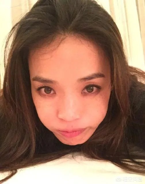 49岁许晴直播卸妆、素颜似少女，哪些女星年龄越大越有韵味？