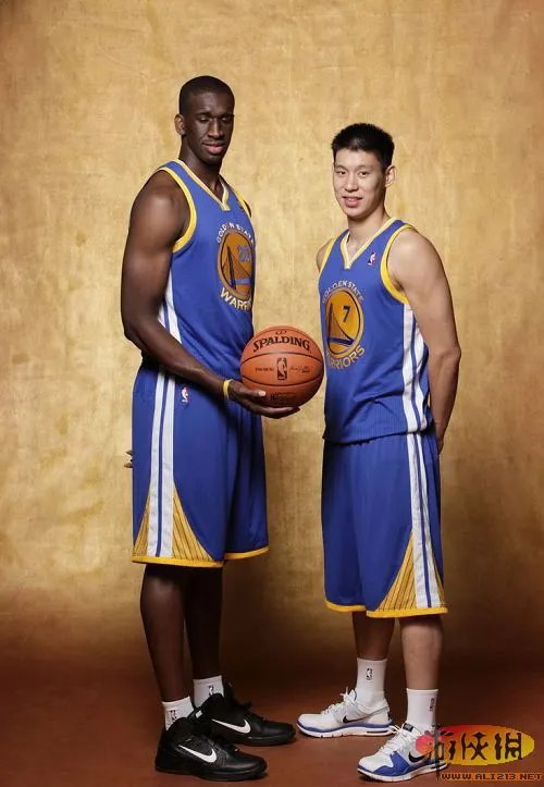 红到发紫《NBA 2K12》更新神奇小子林书豪数据