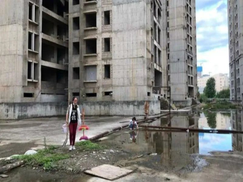 昆明业主住烂尾楼雨水洗脸，这50户业主为何住进烂尾楼？