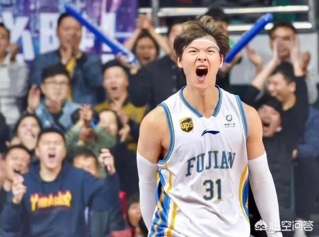 韩德君和王哲林，谁才是目前CBA第一中锋？