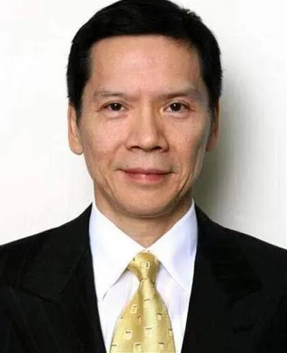 向华强让成龙下跪是真的吗