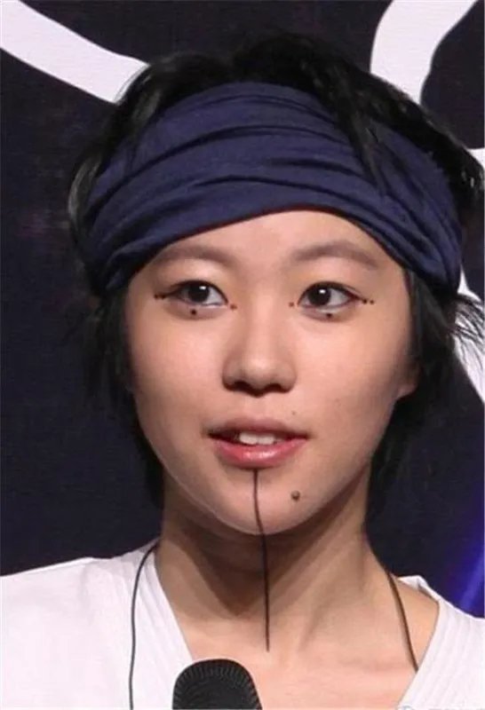 窦靖童给奶奶庆生，如何评价窦靖童的性格？