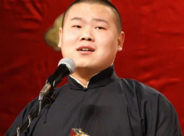 岳云鹏撞脸无数人,许多人表示在电视上看过他,还曾和他握过手,你怎么看?