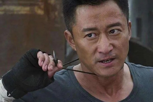 同是怒斥跟拍者，吴京发飙大家拍手叫好，为何李维嘉却被吐槽不会做人？