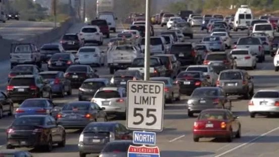 美国第一机场与中国第一机场对比，有何差距呢？