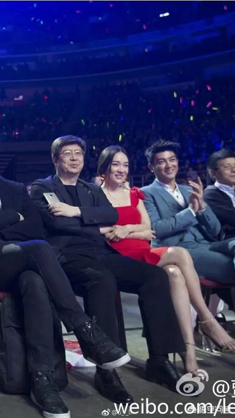 德云色又跟谁刚起来了？