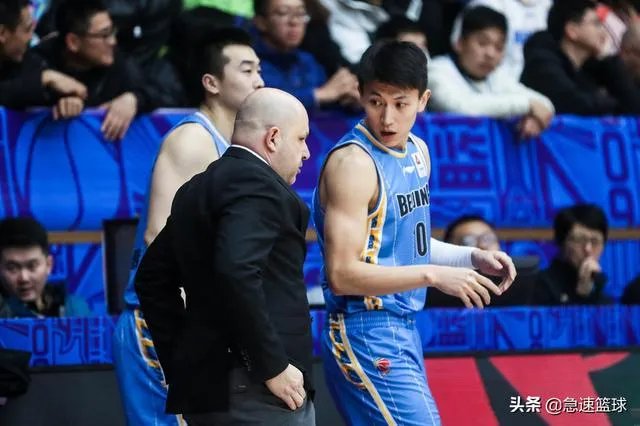 双大外的北京队不是说尽显内线威力了吗?怎么还是惨败呢?