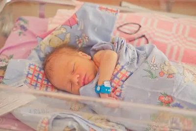 宝宝吐奶特别严重怎么办