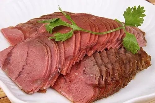 牛肉价格很贵，为什么超市的酱牛肉却很便宜？