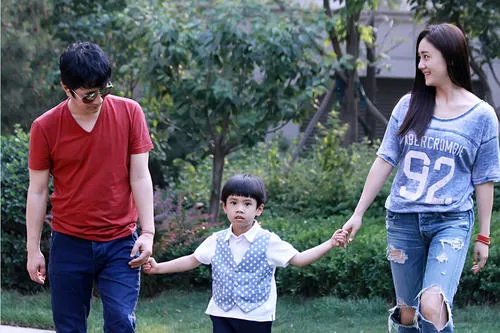 活在仙山上的郑钧,为何却娶了如此“俗气”的刘芸?