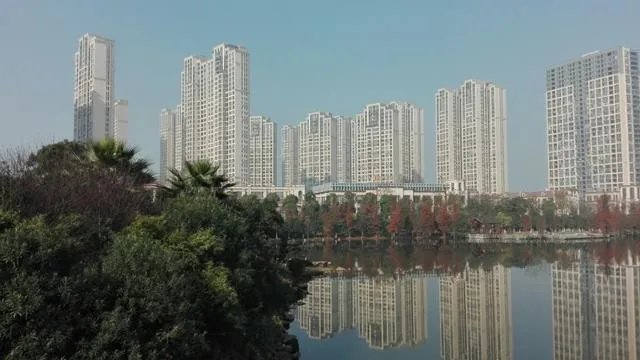 本人想留在株洲，买房创业，不知怎么样？