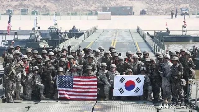 特朗普最后的退让,韩国保护费降到13亿美元,文在寅坚决说不刚到底,对此你怎么看?