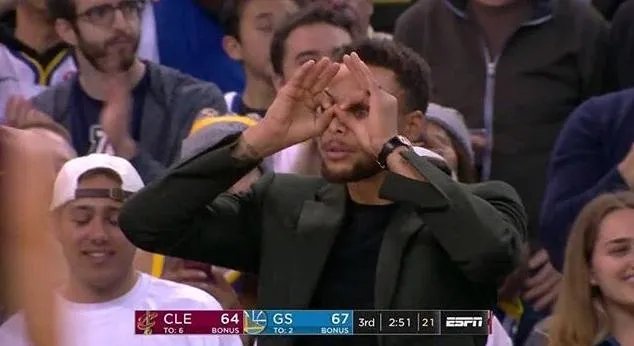 不太明白勇士老板为什么不肯给库里交易否决权，有人可以科普一下吗？