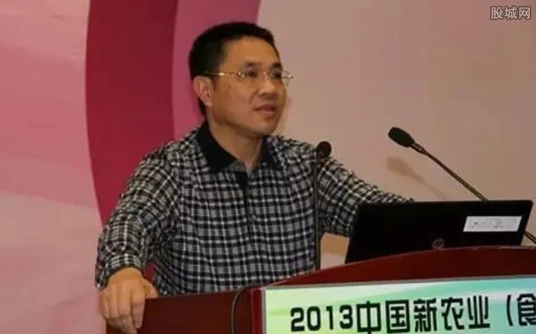 北大毕业生杀猪 他是如何在8年里成为百亿富豪的