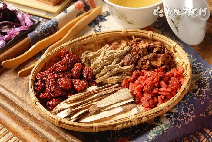 八代凯美瑞2.5G目前行驶不到三万公里，怠速不稳，指针也抖动，最低时到500转了，感觉要熄火了，车友们有这种情况吗？坐标北京