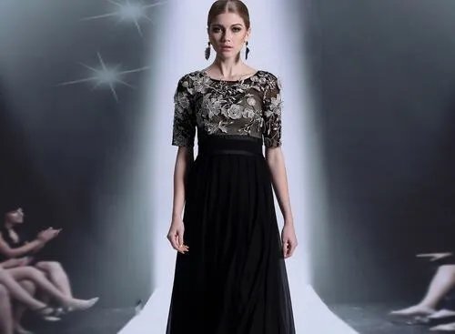 礼服搭配技巧有哪些 礼服怎么穿更好看