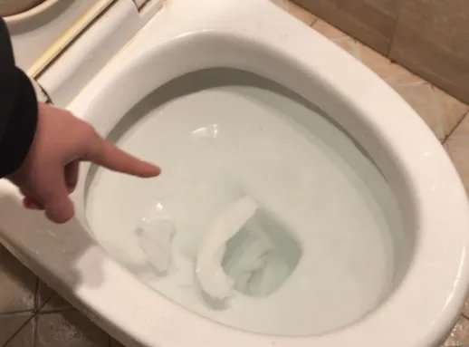 马桶严重堵塞滴水不漏怎么处理