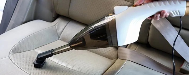 清洗汽车内饰用什么