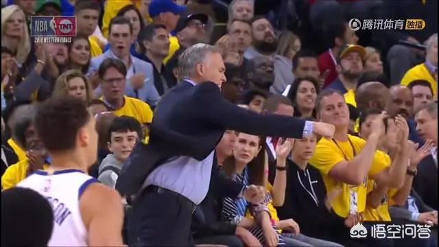 火箭勇士G3火箭41分惨败,德安东尼不满球队怒火冲天,你如何评价?