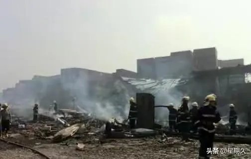 浙江特大槽罐车爆炸新闻