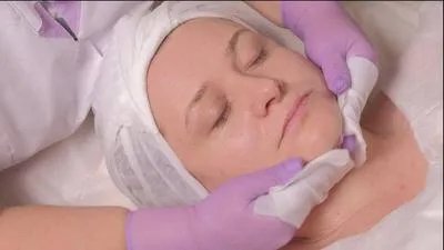 额头皱纹如何去除 掌握四个方法去除额头皱纹