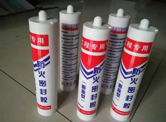 密封胶可以当玻璃胶用吗