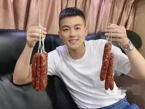 郑乃馨粉丝送宁静一筐瓜，粉丝都送过明星哪些奇奇怪怪的东西？