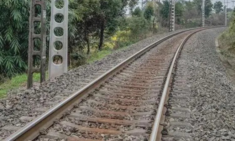 兰新铁路列车撞施工人员致9人遇难,这场事故给予了我们什么警示?