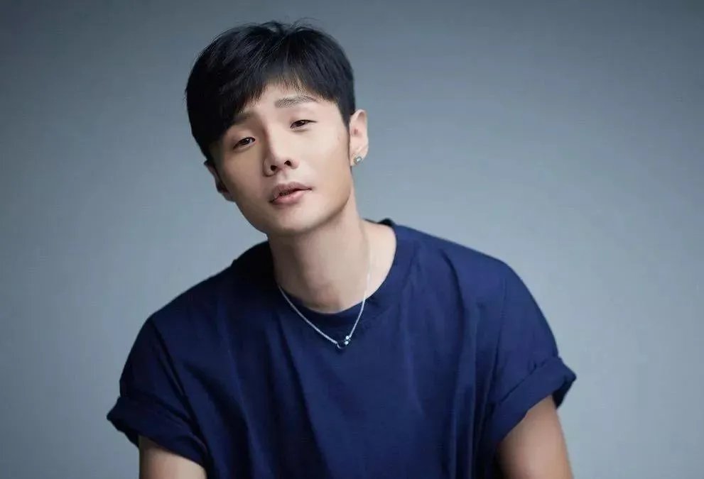 李荣浩说同事给他拍的照片像村痞，李荣浩当时心情怎么样？