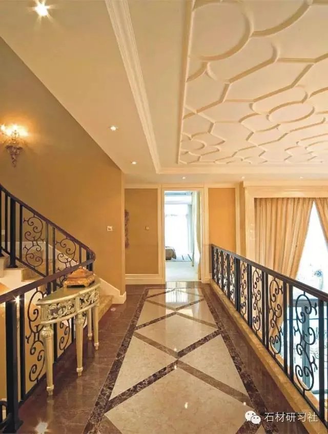 优雅的大理石——奥特曼