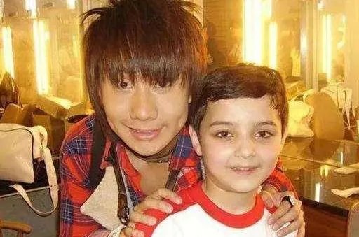 细数曾经红极一时的春晚小童星，如今的他们怎么样了？