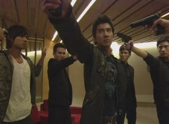 你知道电视剧《痞子英雄》中的插曲吗？