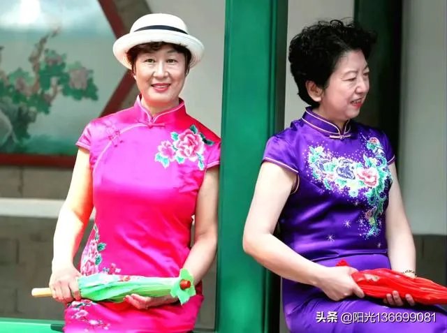 人像摄影中，你认为旗袍与汉服哪个更能拍出中国女人的韵味？你喜欢拍哪一种服装？