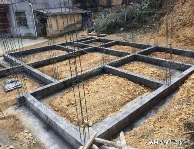 为什么农村的自建房会出现墙面裂缝、开裂、返潮的质量问题？问题出在哪？该怎么解决？