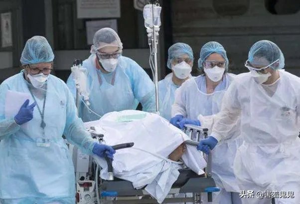 美国一百几万人感染，那些人住在那里，那有那么多床位？