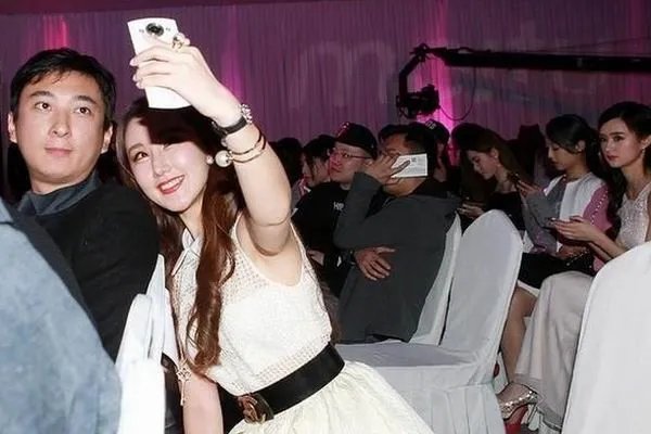 罗振宇调侃王思聪，为何一向强硬的王思聪这次却没有回怼？