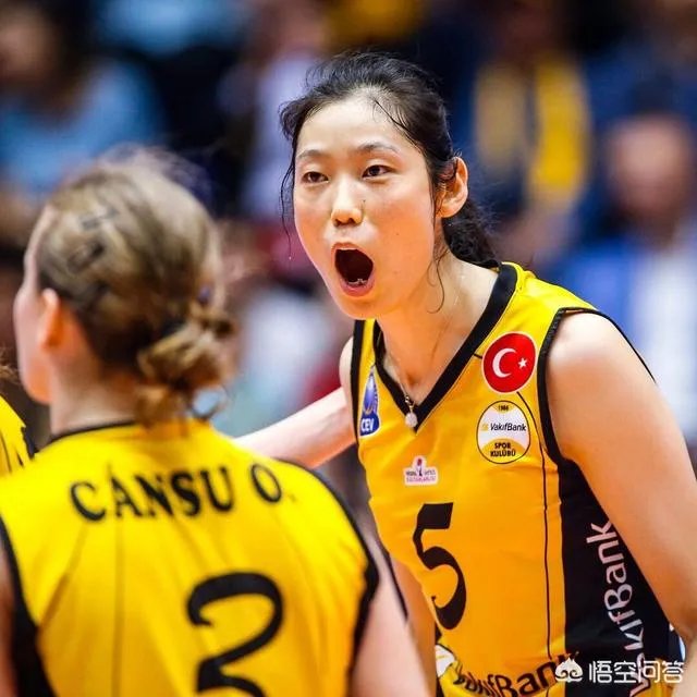 土超女排豪门瓦基弗银行队正式官宣朱婷续约，四大主力留队，如何看待朱婷的选择？