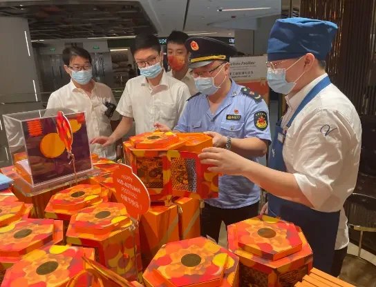 两协会将对月饼过度包装进行消费监督,你对这一现象如何看待?