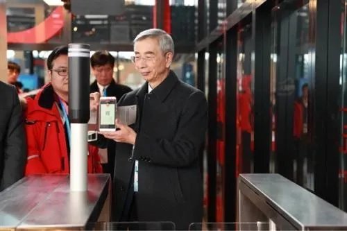 从第一届诺贝尔奖的颁布，历届诺贝尔化学奖的得主是谁？