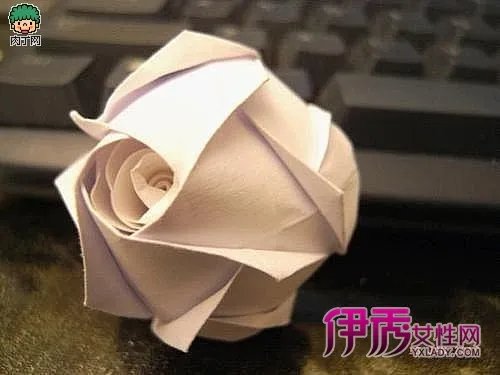 50种纸玫瑰折法之含苞欲放纸玫瑰的简单折法(第1页)