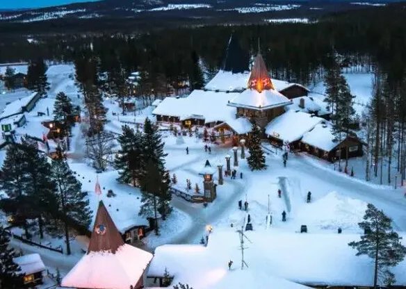 世界圣诞老人大会 解密他们真正的故乡