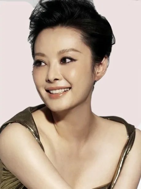 袁立被富商养了12年，却娶了大魔王宁姐，今三婚后悔吗？