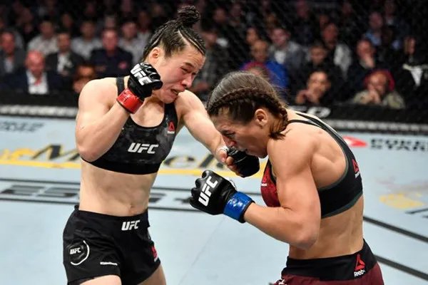 张伟丽血拼乔安娜卫冕成功，这场比赛为何被称为史上最佳女子对决？