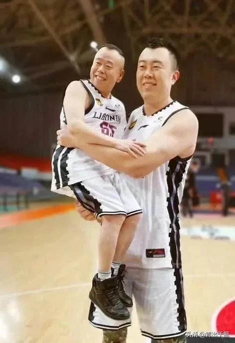 韩德君和王哲林，谁才是目前CBA第一中锋？