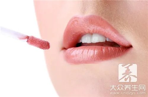 唇部去角质用什么好，这四种方法你用过吗