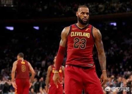 詹姆斯最后时刻连续出手三分，是不是可以回击他关键时刻甩锅的言论？